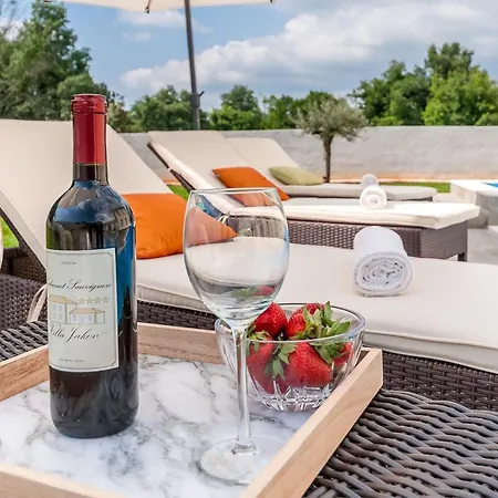 Ferienhaus Jakov By Interhome *