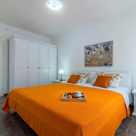 Jakov By Interhome * Rojnići