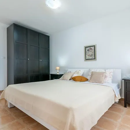 Jakov By Interhome Rojnići