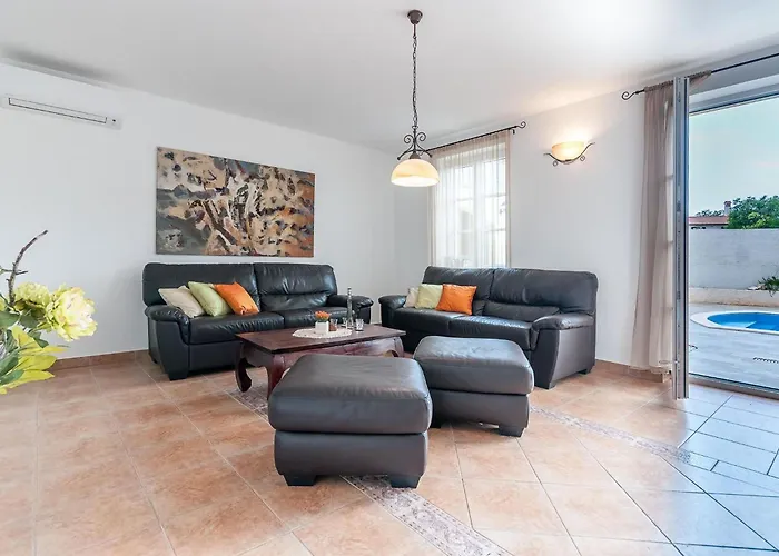 Ferienhaus Jakov By Interhome