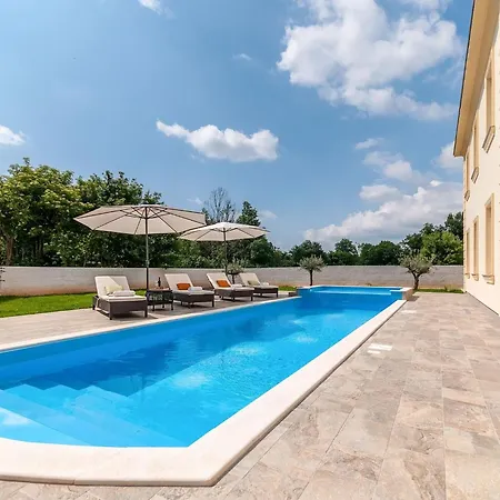 Jakov By Interhome Vakantiehuis *