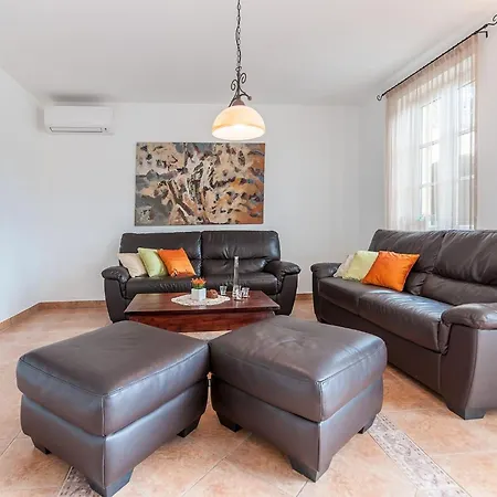 Jakov By Interhome 別荘 Rojnići