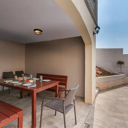 Jakov By Interhome *