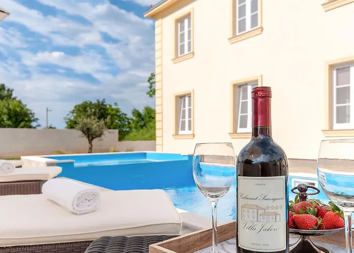 Jakov By Interhome * Rojnici