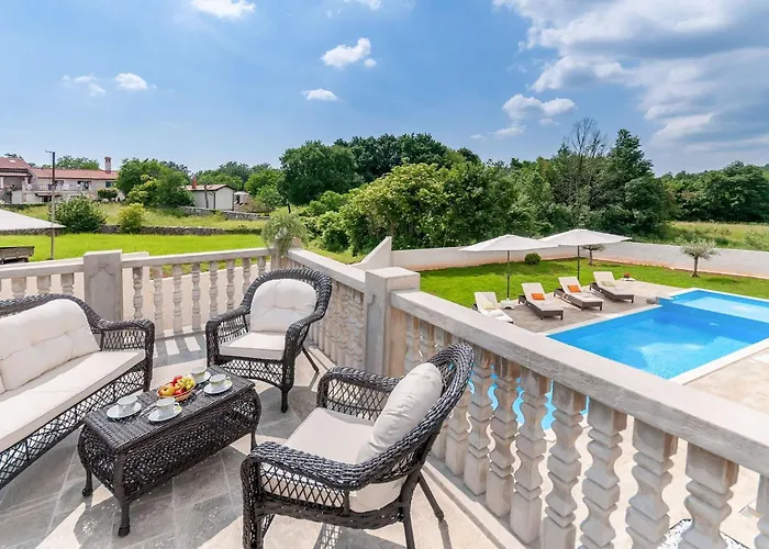 Jakov By Interhome Rojnici