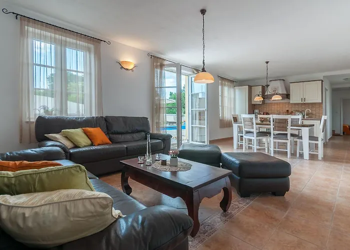 Jakov By Interhome *