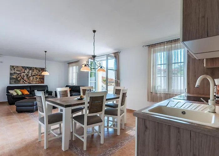 Jakov By Interhome *