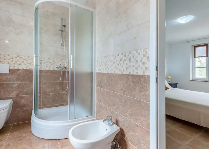 Jakov By Interhome *